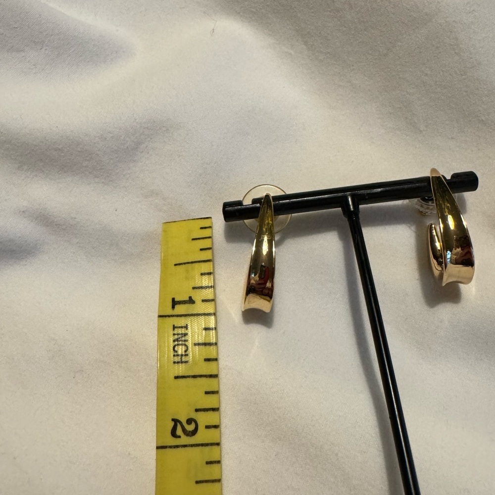 Gold tone drop loop earrings, 1”. EUC. - Picture 3 of 4